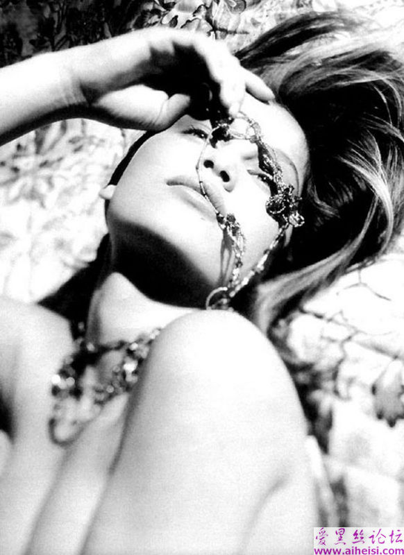 伊迪西亚·卡斯特(Laetitia_Casta)写真图片