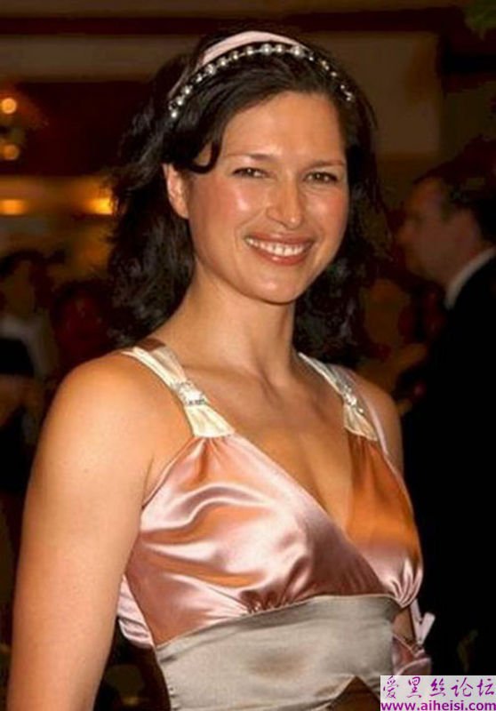 会说5国语言的女星Karina_Lombard写真图