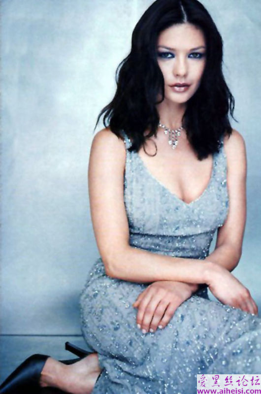 好莱坞亲吻了她---凯瑟琳·泽塔琼斯