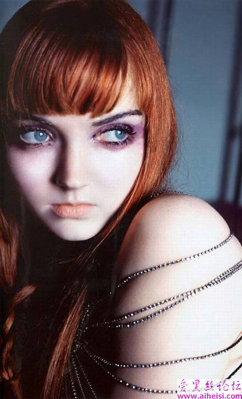 娃娃脸英伦超模Lily_Cole_写真图片