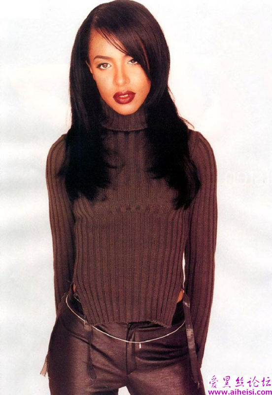 素有“黑玉女”之称的美国歌手艾莉雅Aaliyah写真图片