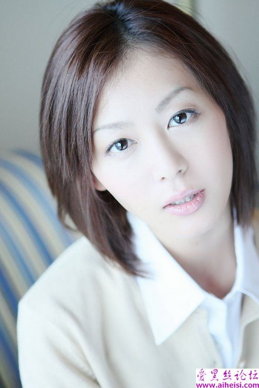 公司女秘书下班后居家写真