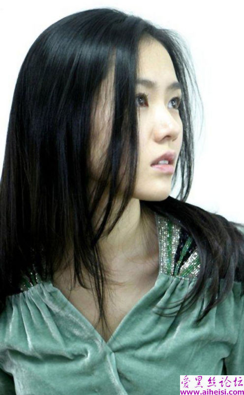 出生于韩国普通家庭的女星-孙艺珍写真图