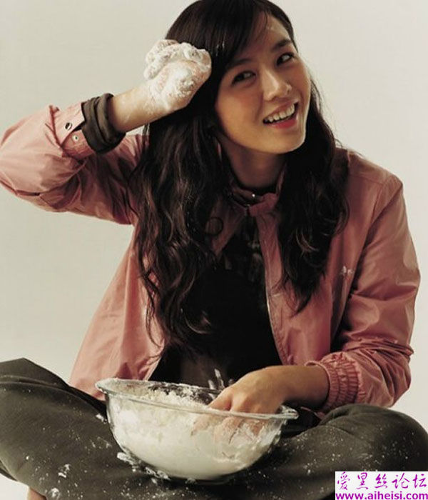 出生于韩国普通家庭的女星-孙艺珍写真图