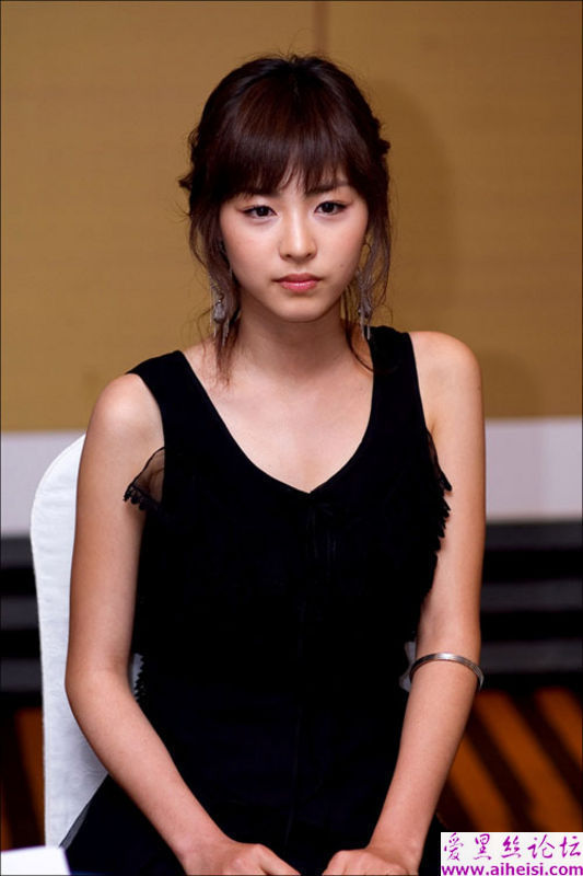 别名叫床罩的韩国女星李妍熙写真