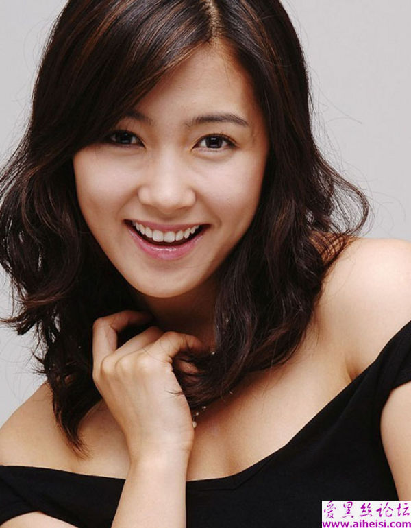 因“网络美女”走红的女星南相美