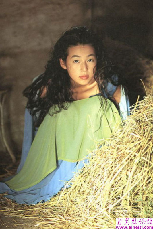 日剧《东京爱情故事》女主角铃木保奈美写真图