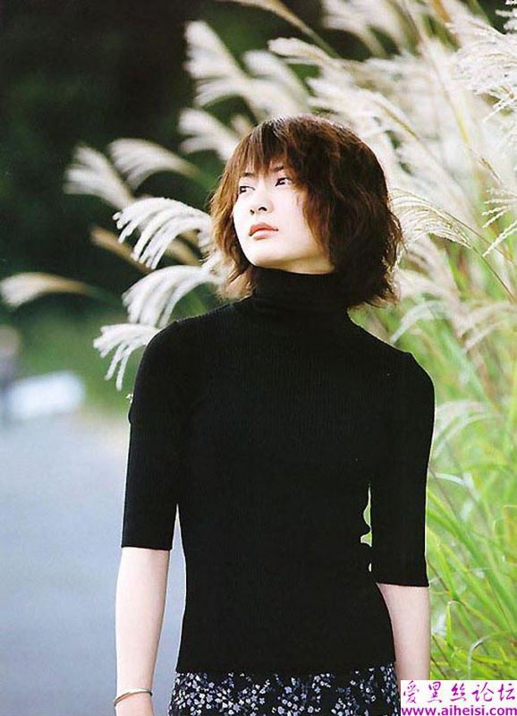 日本影视界号称“恐怖女王”的新山千春