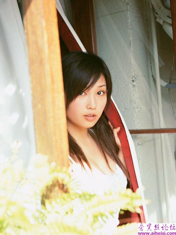 日本电影女星三津谷叶子图片