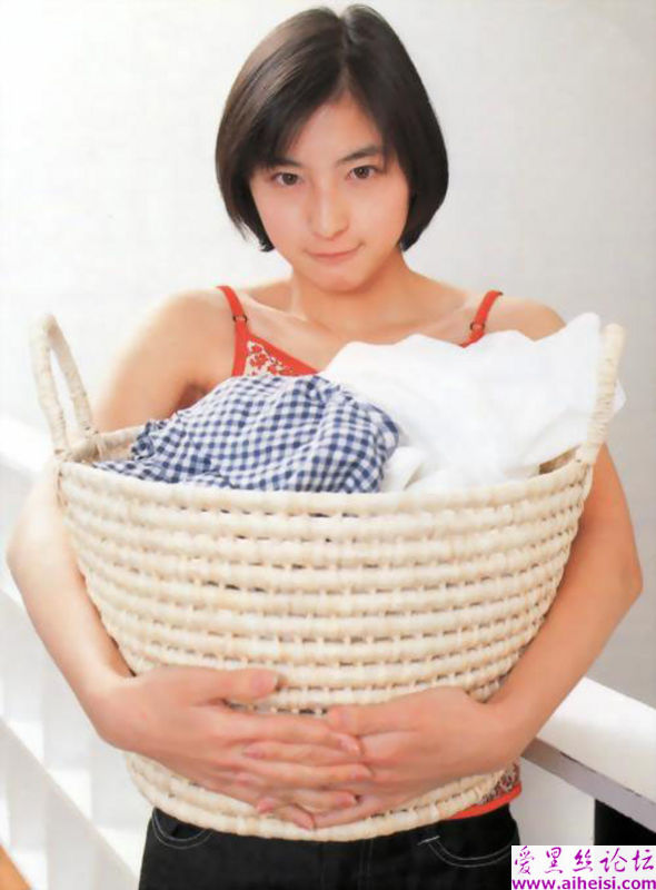 日本美女明星广末凉子图片