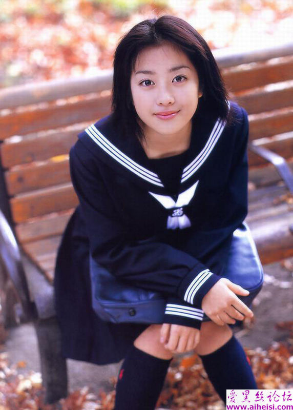 日本著名的游戏杂志《Dorimaga》的形象代言人小向美奈子写真