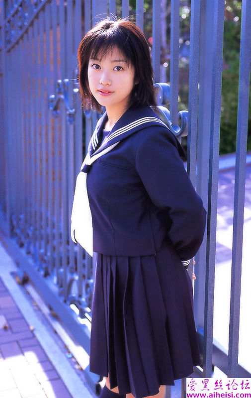 日本著名的游戏杂志《Dorimaga》的形象代言人小向美奈子写真