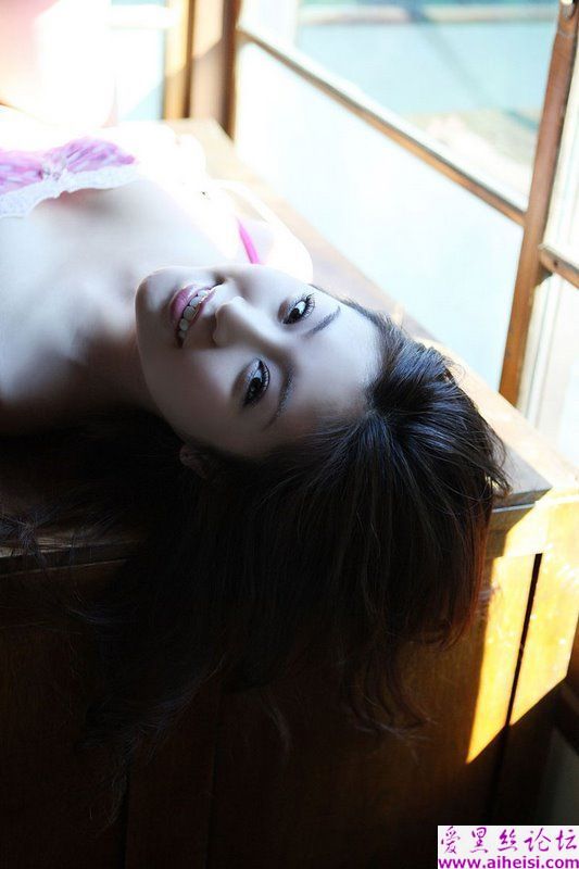 极其诱惑的性感气质妹妹
