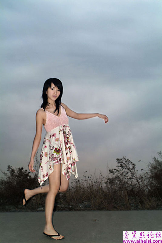 清澈如水的北海姑娘写真