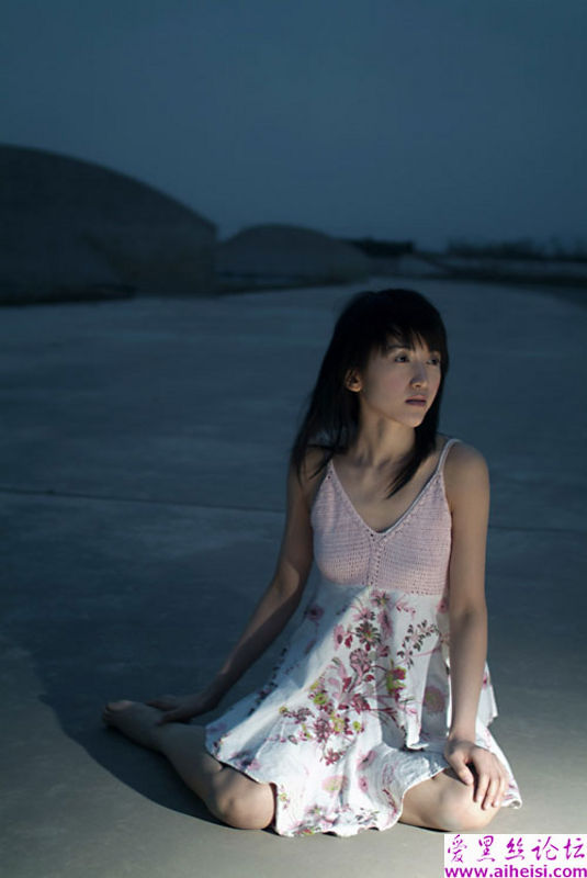 清澈如水的北海姑娘写真