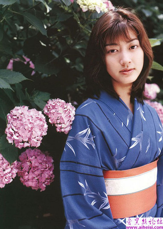 第六届“全日本国民美少女”佐藤蓝子写真图