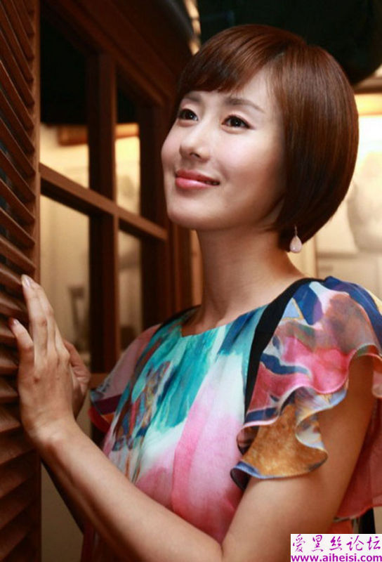韩国才女影星金智秀