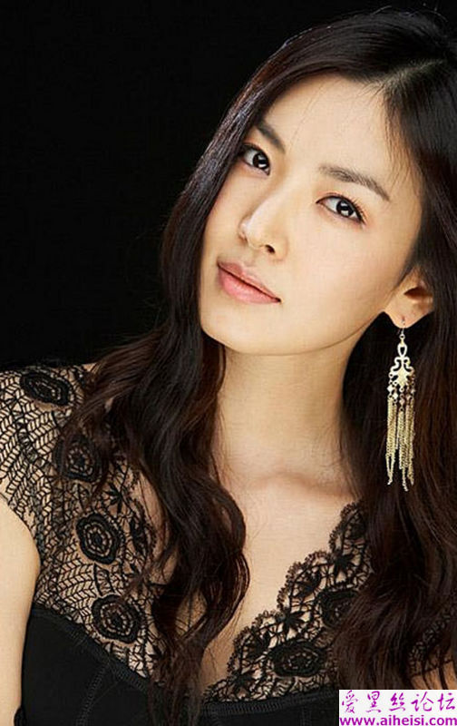 韩国新一代美女明星金素妍写真图片