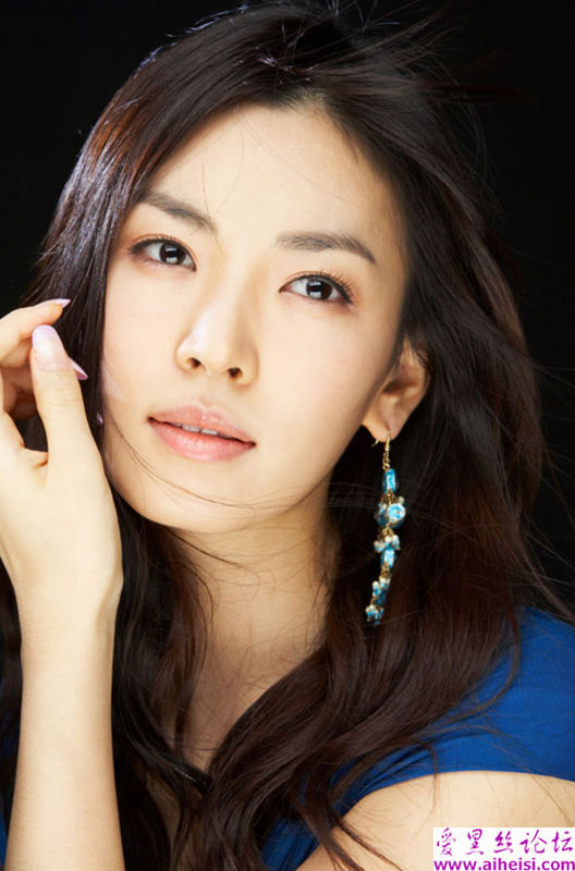 韩国新一代美女明星金素妍写真图片