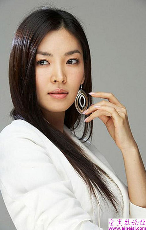 韩国新一代美女明星金素妍写真图片