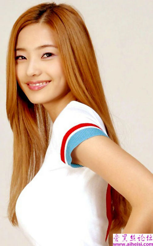 韩国气质女明星韩彩英图片