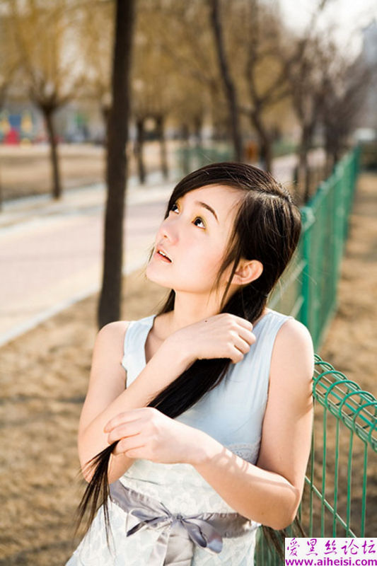 16岁小美女的阳光照片
