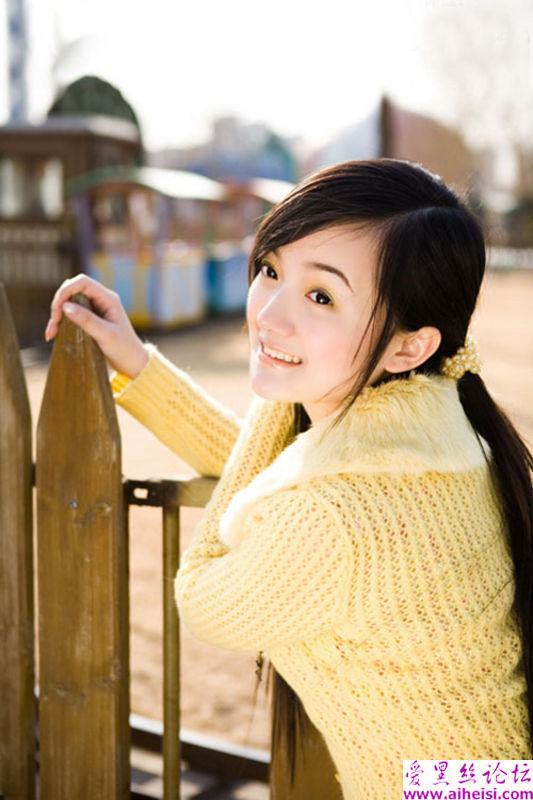 16岁小美女的阳光照片