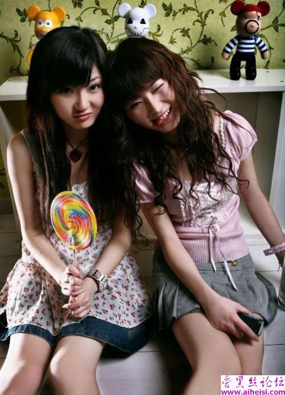 90后女孩包包和阿紫