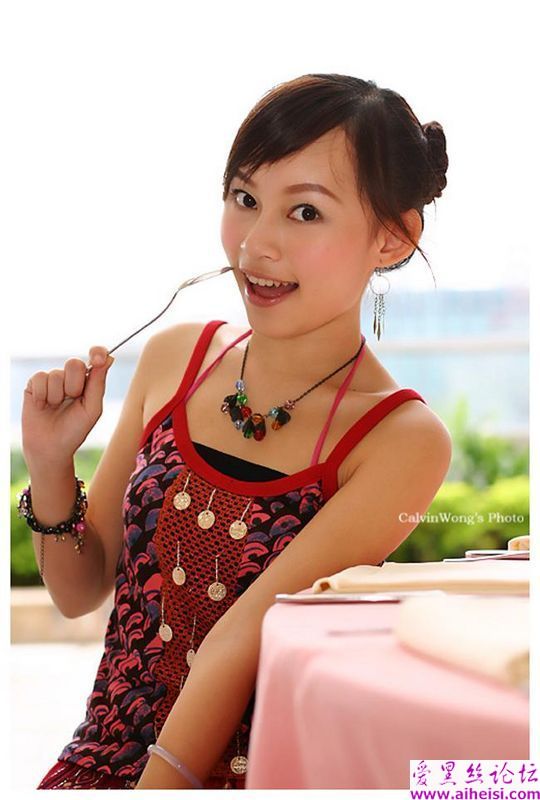 一流相机拍出来的高清晰美女的图片
