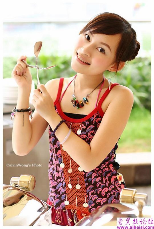一流相机拍出来的高清晰美女的图片