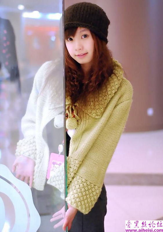 书店里出现的漂亮女孩子