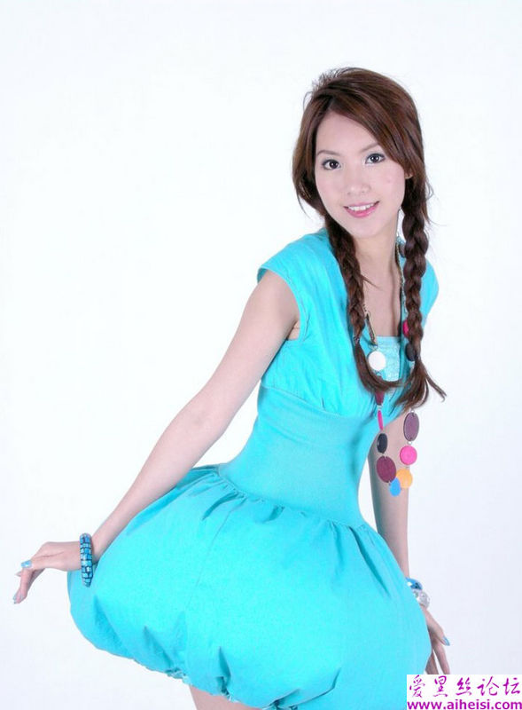 兰色连衣裙女孩美丽的密秘
