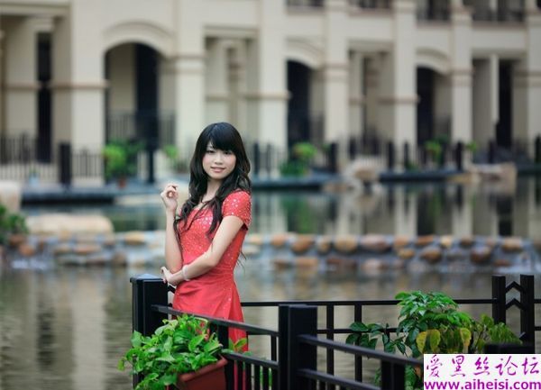 可爱少女异国他乡自拍