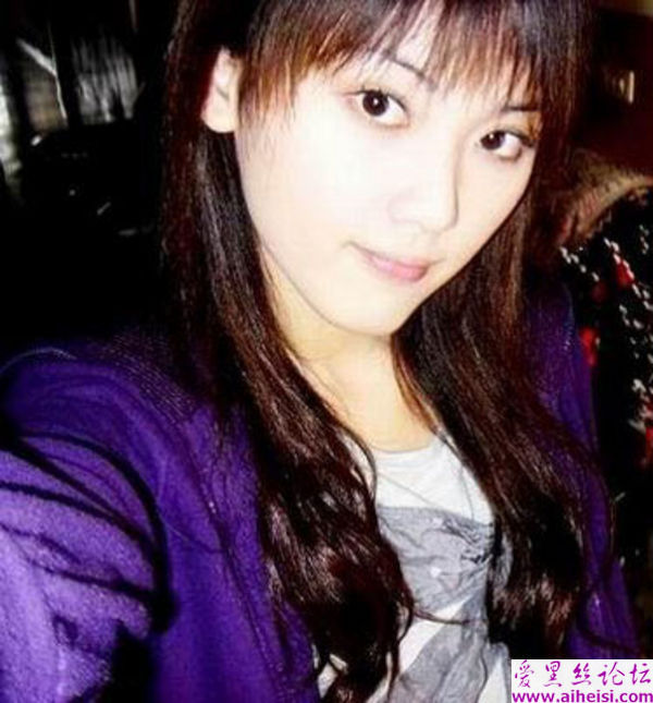 可爱的眼镜女生视频自拍图