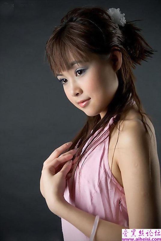 四川美女的棚拍艺术写真集