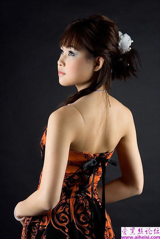 四川美女的棚拍艺术写真集