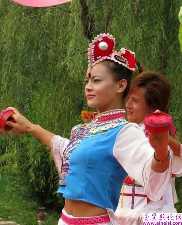在云南旅游时拍到的民族姑娘