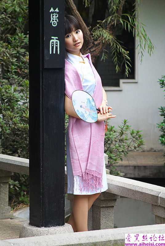 妹妹江苏旅游拍下的情趣花伞