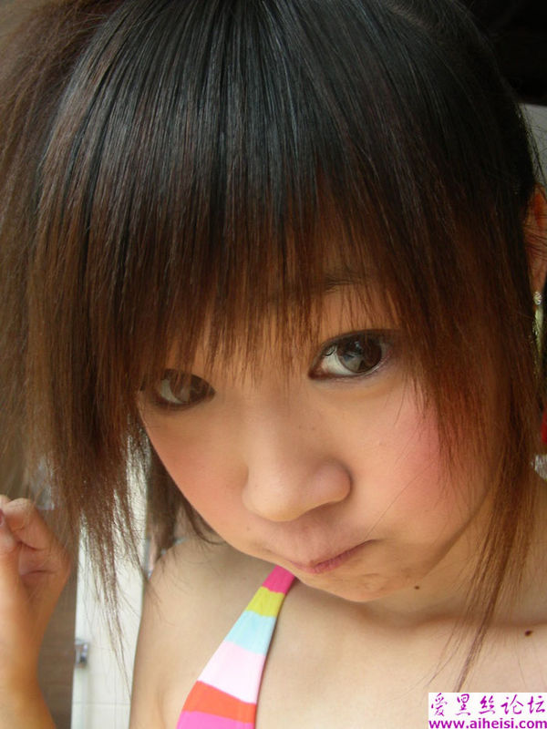 开始学会化装的漂亮非主流女生美图