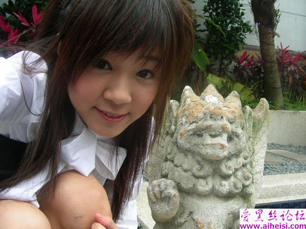 开始学会化装的漂亮非主流女生美图