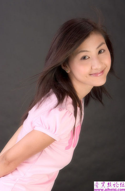 抓拍美女长发漂起来的那份情丝