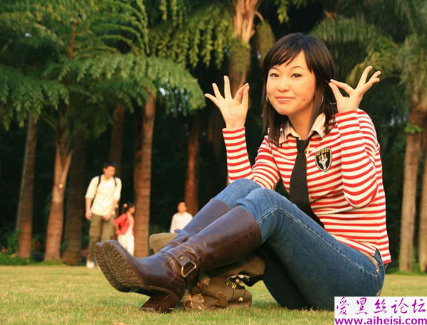拍摄生活中一些普通女孩的漂亮瞬间