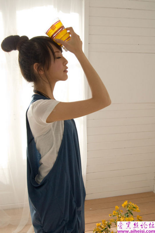 文静的美女自拍