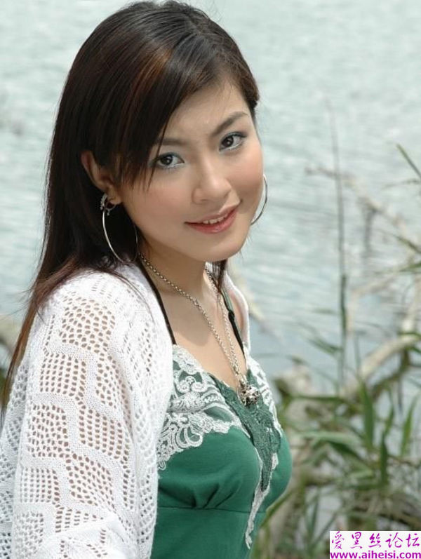 水乡里的美丽姑娘美女图
