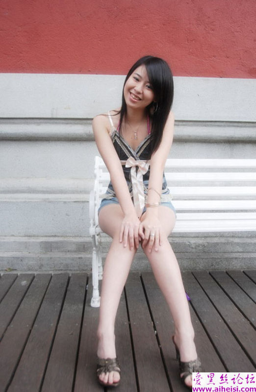 游玩故宫的一位open女孩照片
