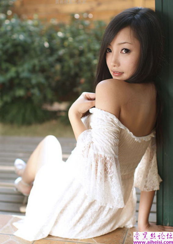 漂亮的双胞胎姐妹写真图