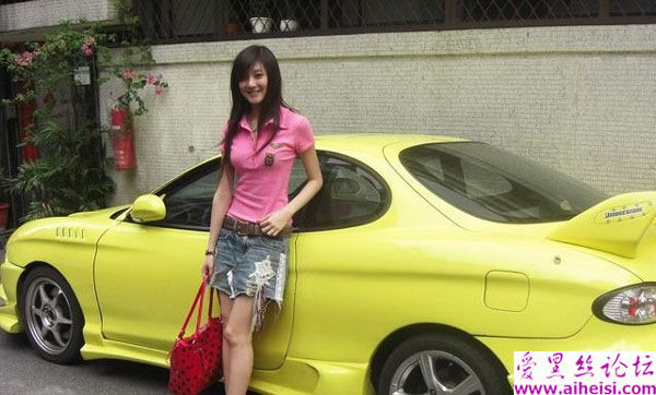 热爱音乐的台湾气质女生最新自拍写真