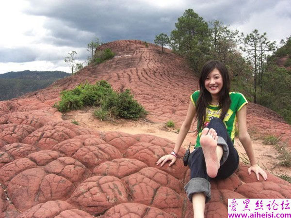 热爱音乐的台湾气质女生最新自拍写真