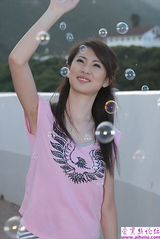 爱戴花的可爱女生漂漂照片