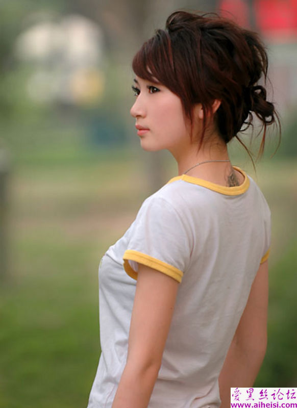 皮肤特好的漂亮女孩儿图片